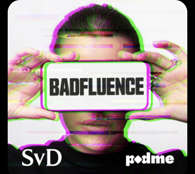 En bild från SVD:s badfluence. En person som håller en mobil där det står badfluence framför sina ögon.